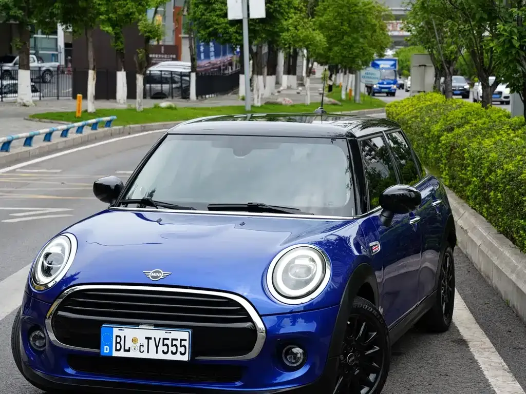 MINI Cooper (3-door)
