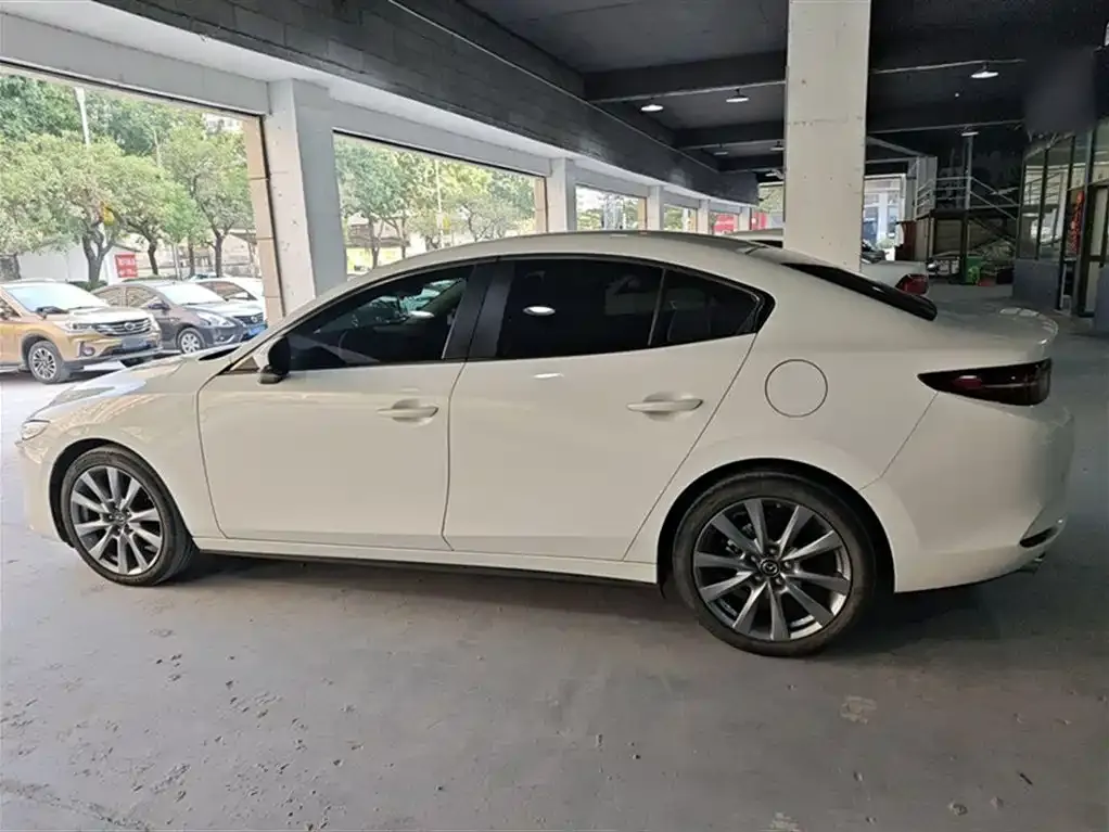 Mazda 3 Axela 2022 из CN, фото 4