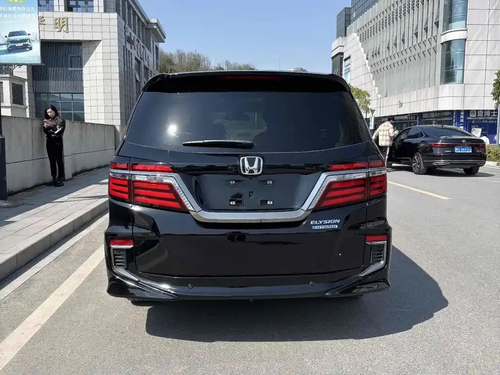 Honda Elysion 2021 из CN, фото 3
