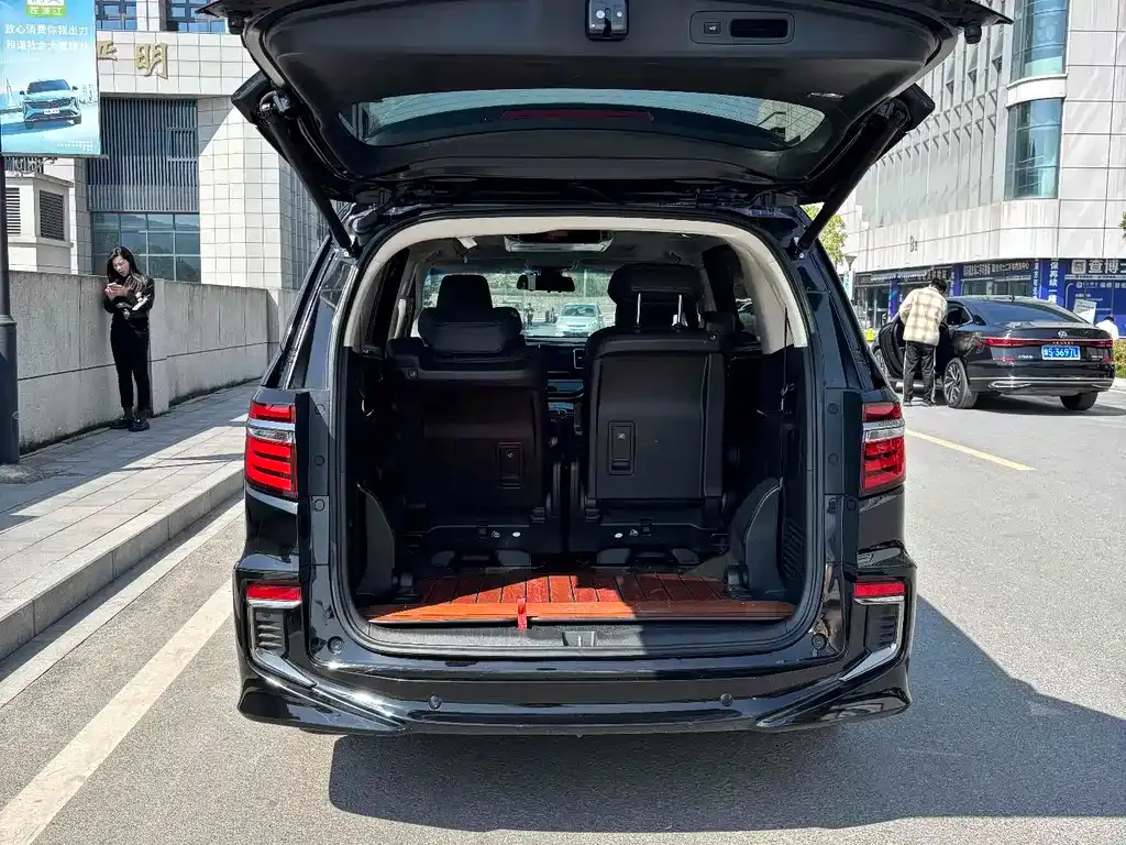 Honda Elysion 2021 из CN, фото 4
