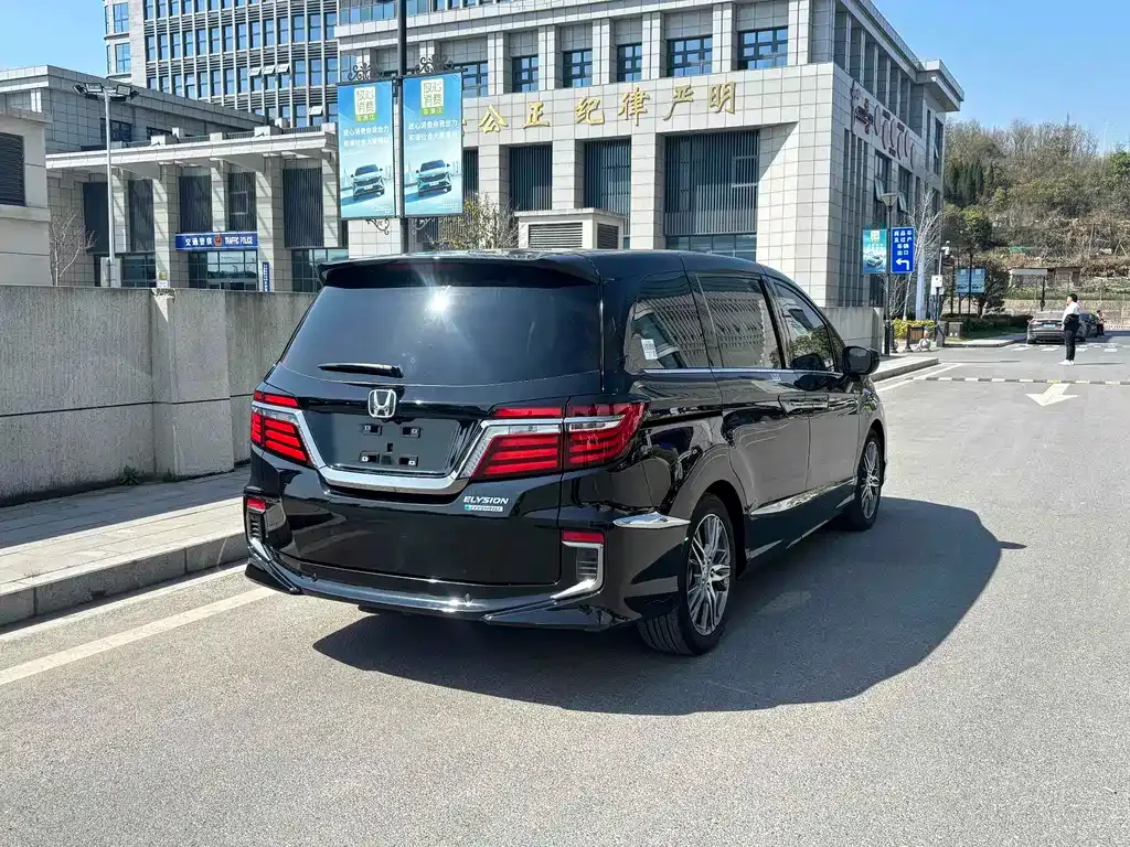 Honda Elysion 2021 из CN, фото 5