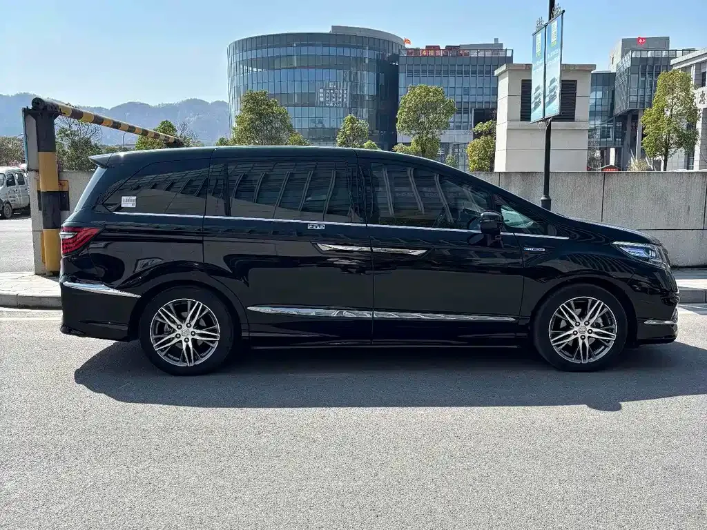 Honda Elysion 2021 из CN, фото 6