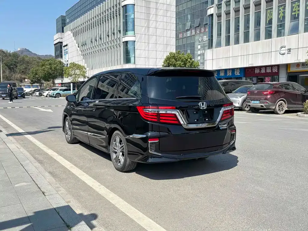 Honda Elysion 2021 из CN, фото 8