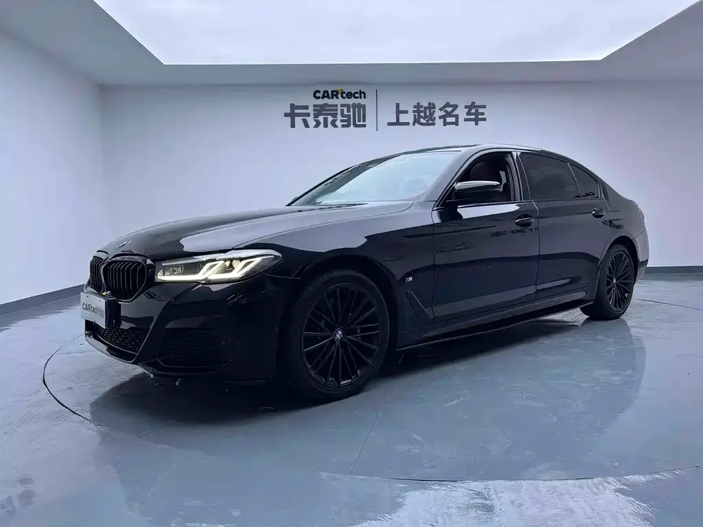 BMW 5 Series 2022 из CN, фото 1