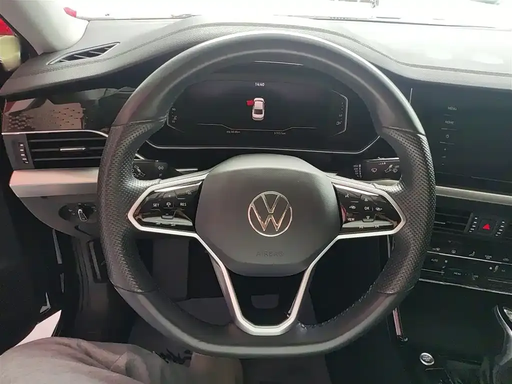 Volkswagen Passat 2023 из CN, фото 3