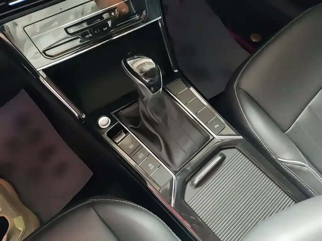 Volkswagen Passat 2023 из CN, фото 9