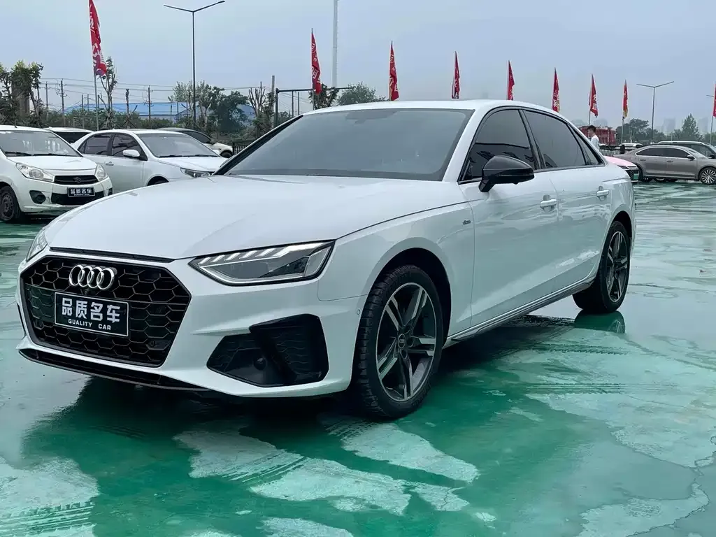 Audi A4L 2022 из CN, фото 1