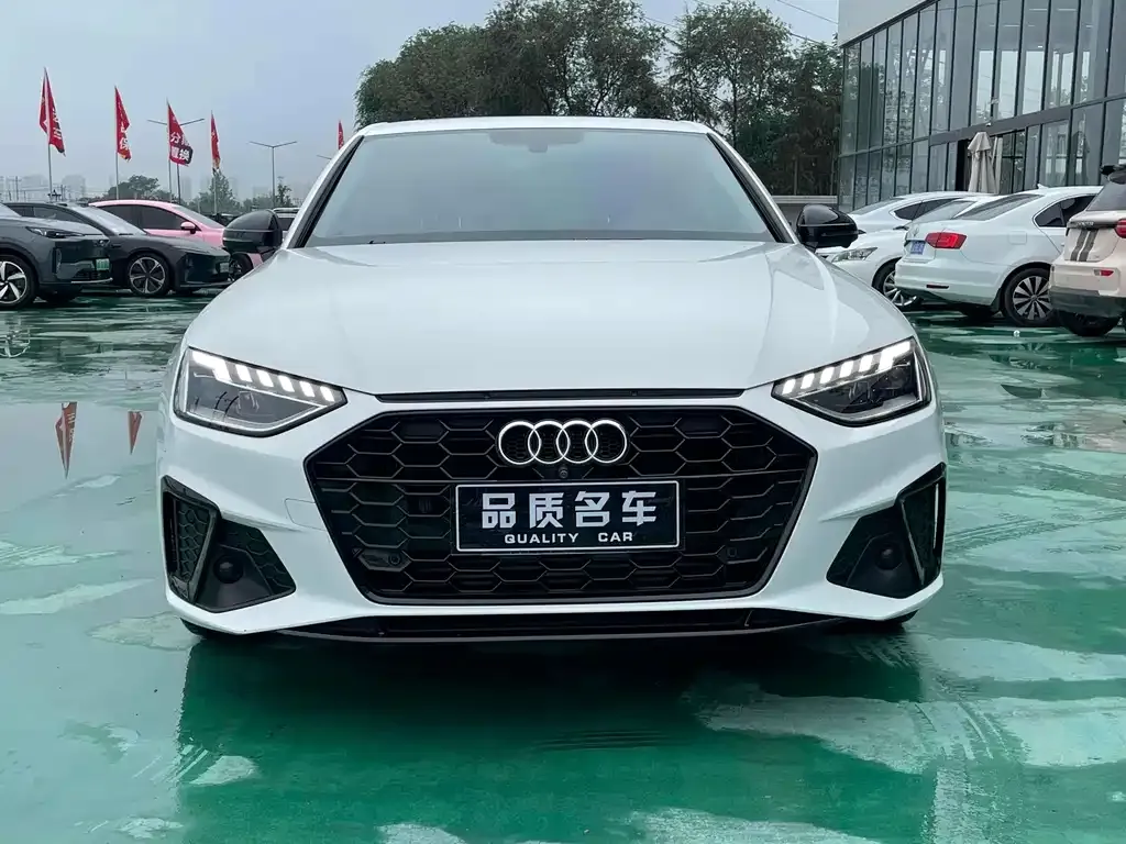 Audi A4L 2022 из CN, фото 2