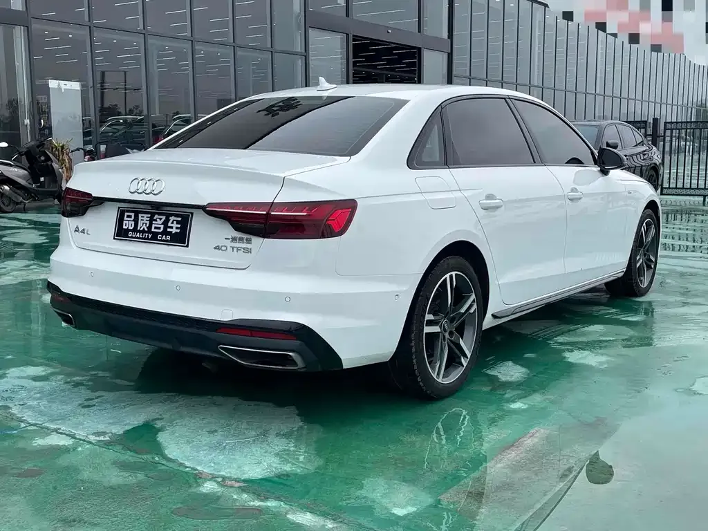 Audi A4L 2022 из CN, фото 8