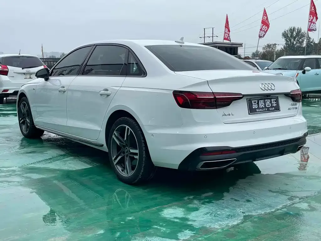 Audi A4L 2022 из CN, фото 9