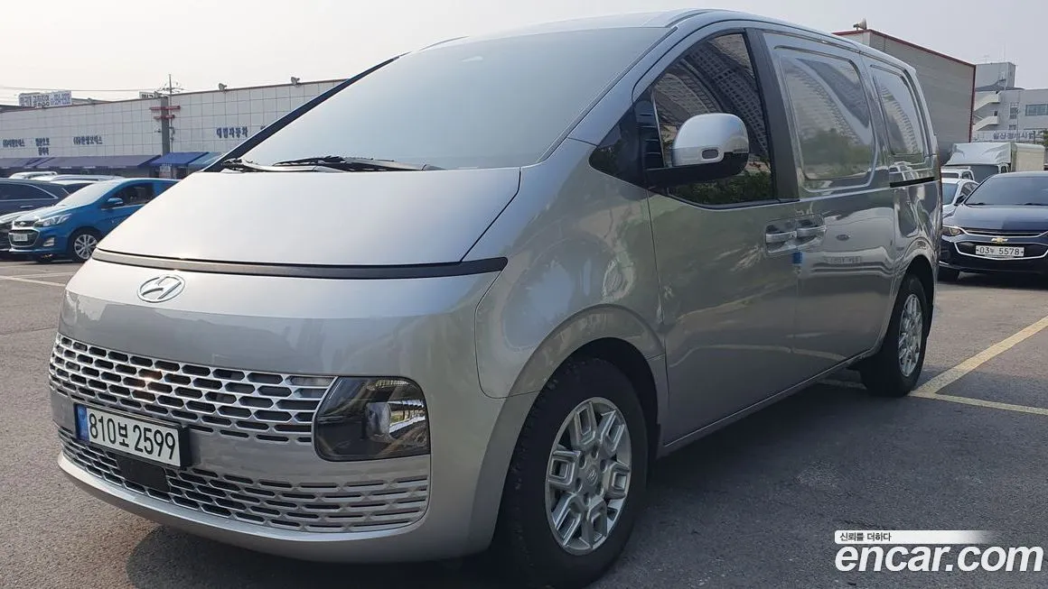 Hyundai Staria — фото 1