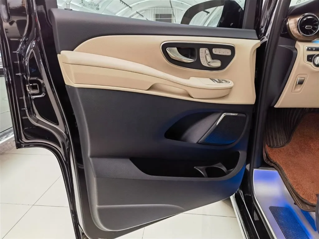 Mercedes-Benz V-Class 2022 из CN, фото 8