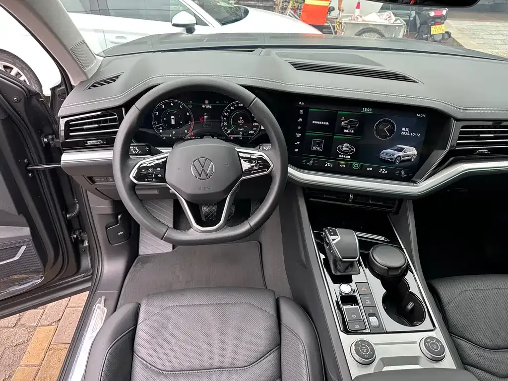 Volkswagen Touareg 2024 из CN, фото 5