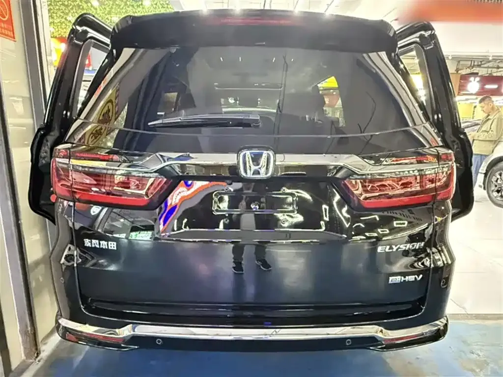 Honda Elysion 2024 из CN, фото 7