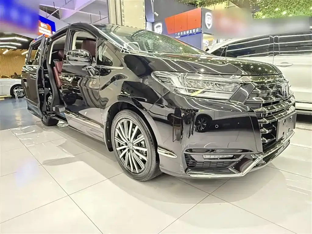 Honda Elysion 2024 из CN, фото 8