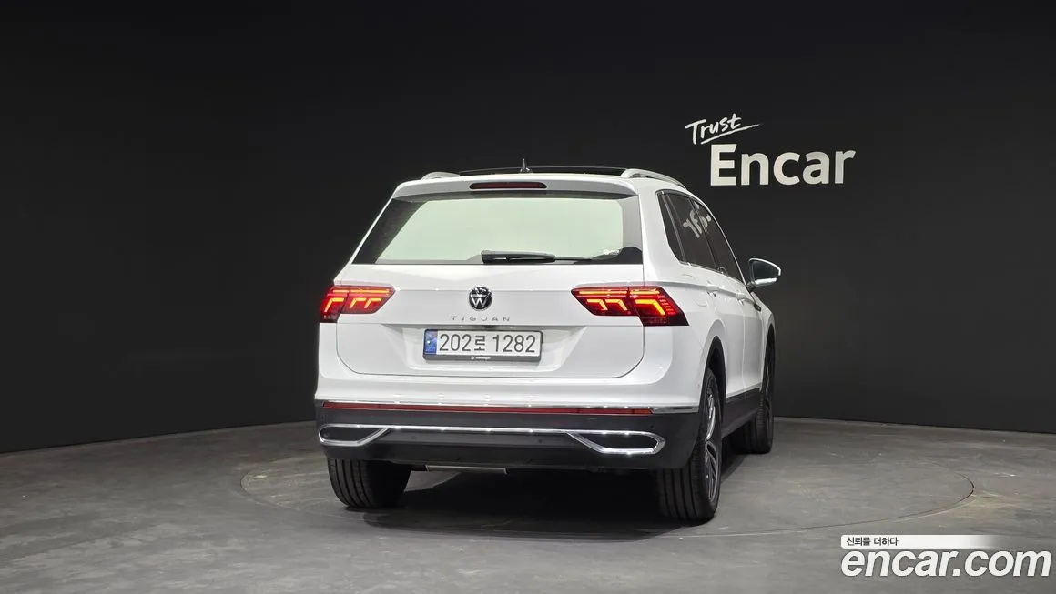 Volkswagen Tiguan — фото 4