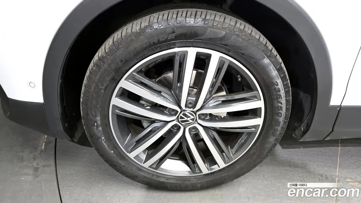 Volkswagen Tiguan — фото 5