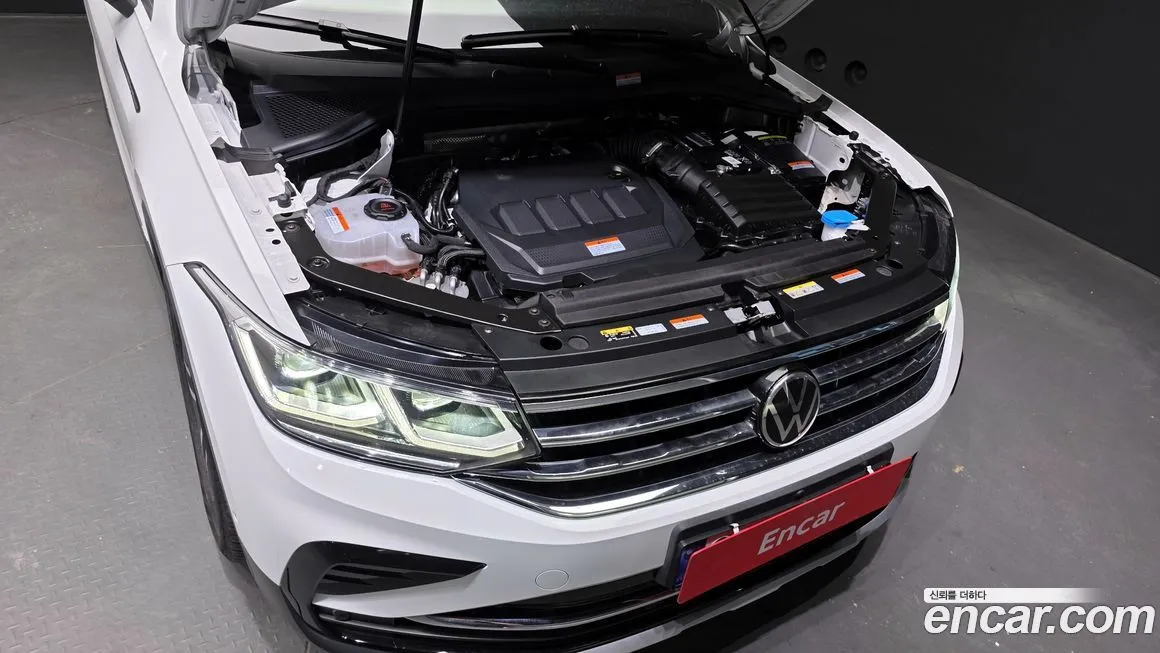 Volkswagen Tiguan — фото 6