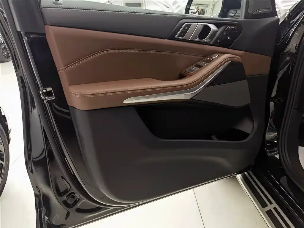 BMW X7 2024 из CN, фото 8