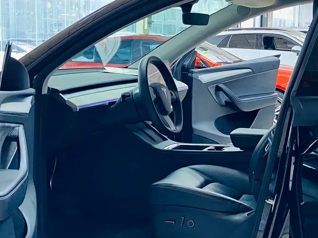Tesla Model Y 2023 из CN, фото 10