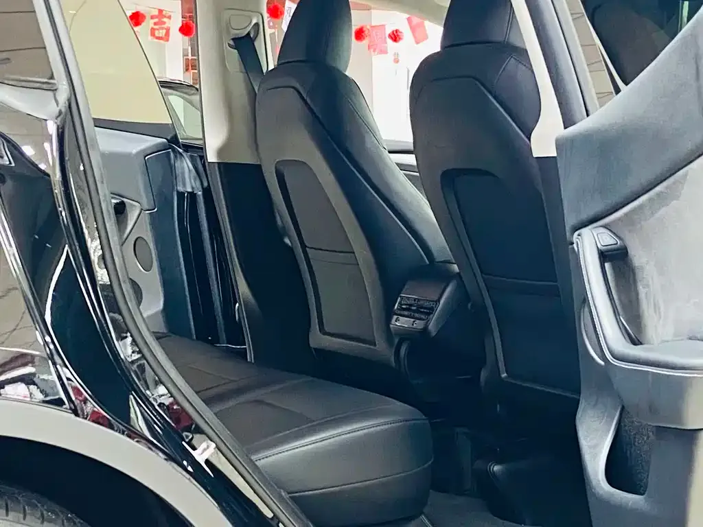 Tesla Model Y 2023 из CN, фото 8