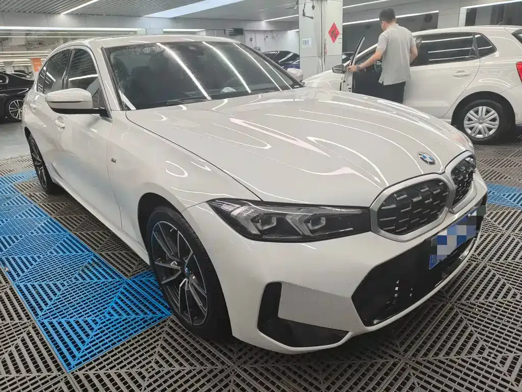BMW 3 Series 2024 из CN, фото 3