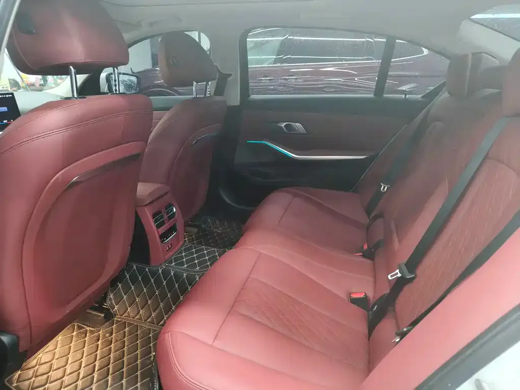 BMW 3 Series 2024 из CN, фото 9