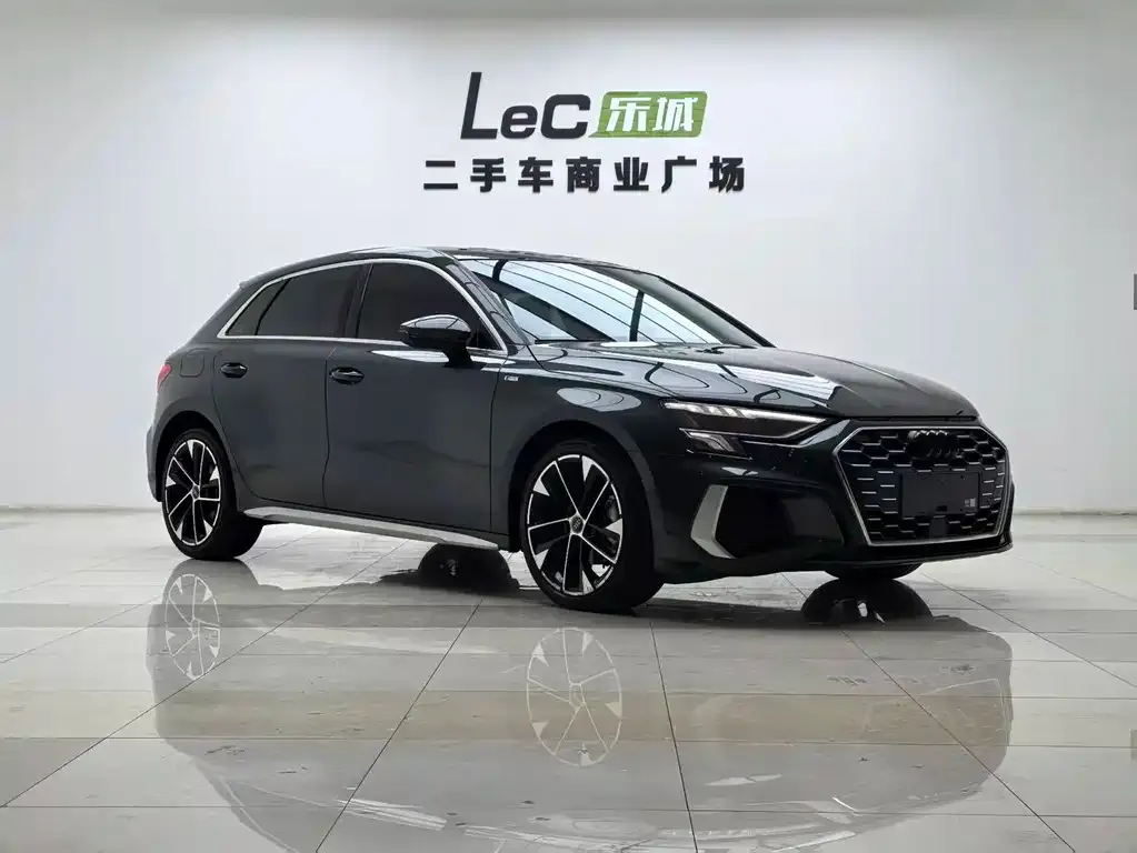 Audi A3 2023 из CN, фото 3