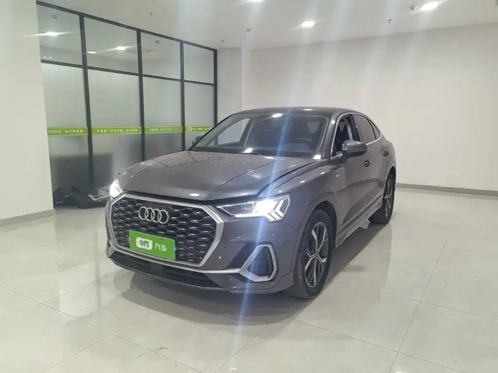 Audi Q3 Sportback 2021 из CN, фото 1
