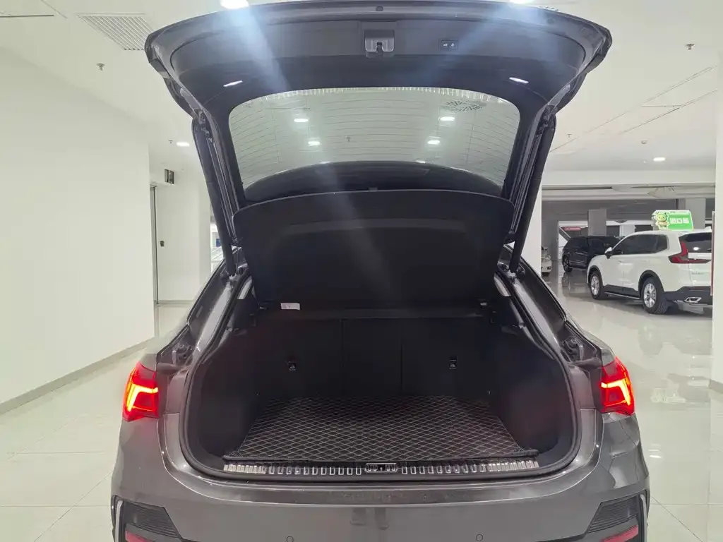 Audi Q3 Sportback 2021 из CN, фото 10