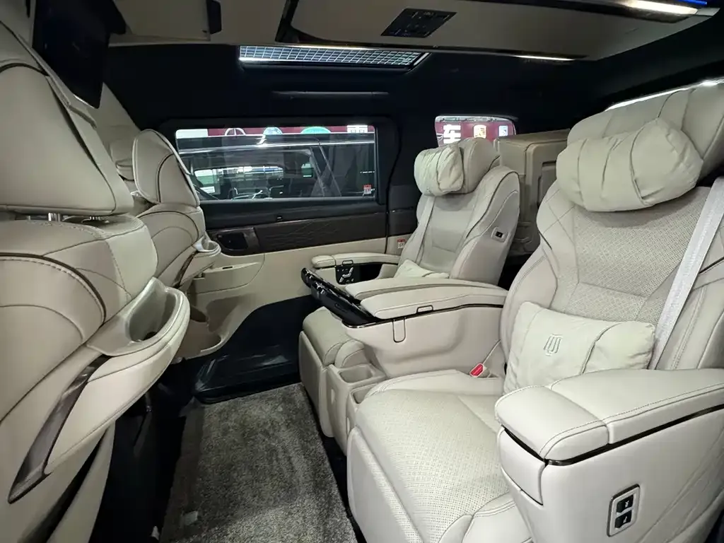 Toyota Vellfire 2024 из CN, фото 8