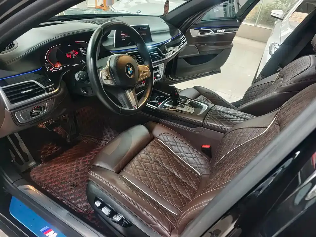 BMW 7 Series 2021 из CN, фото 4