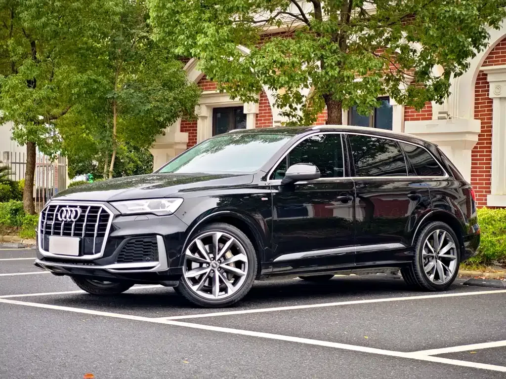 Audi Q7 2023 из CN, фото 1