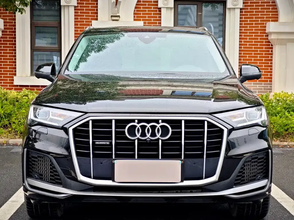 Audi Q7 2023 из CN, фото 2