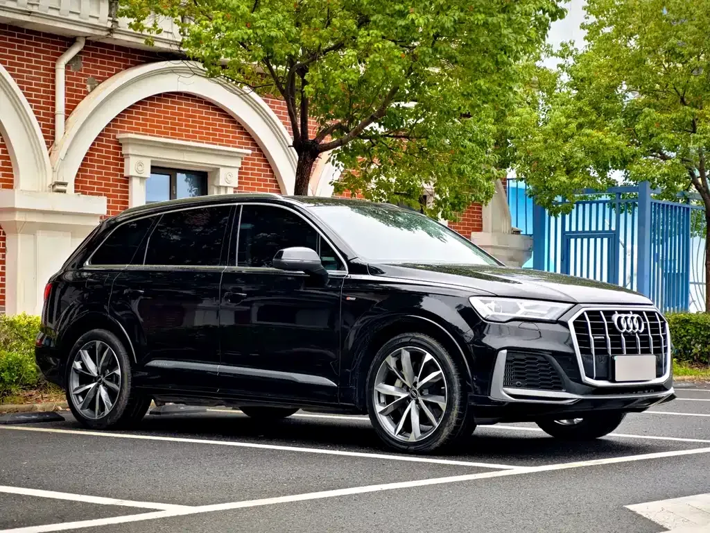 Audi Q7 2023 из CN, фото 3