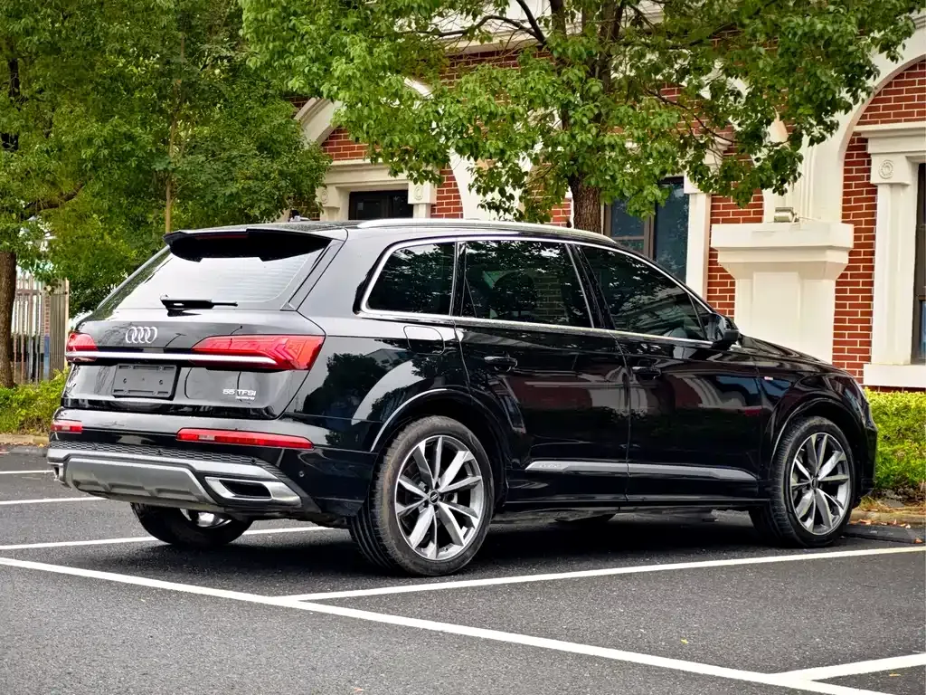 Audi Q7 2023 из CN, фото 6