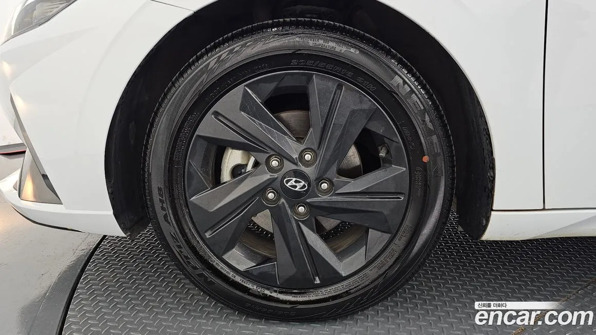 Hyundai AVANTE — фото 5