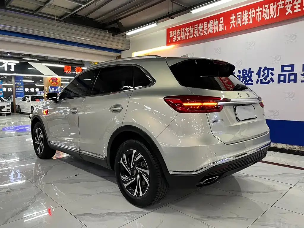 Hongqi HS5 — фото 3