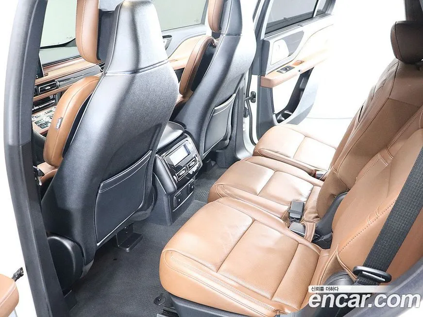Lincoln Aviator — фото 10