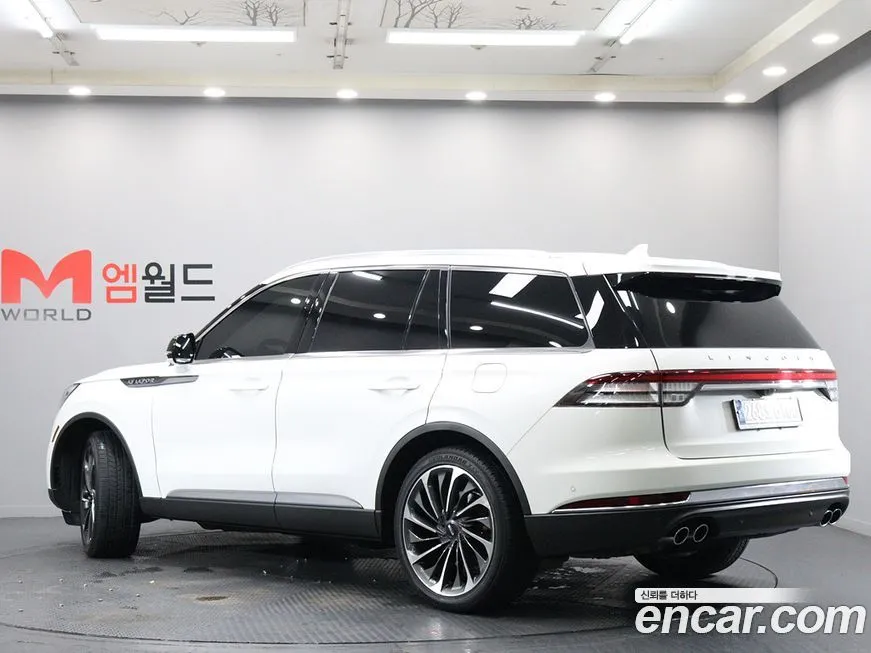 Lincoln Aviator — фото 2