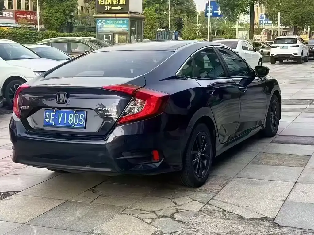 Honda Civic 2022 из CN, фото 4