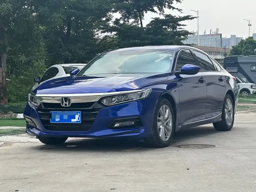 Honda Accord — фото 1