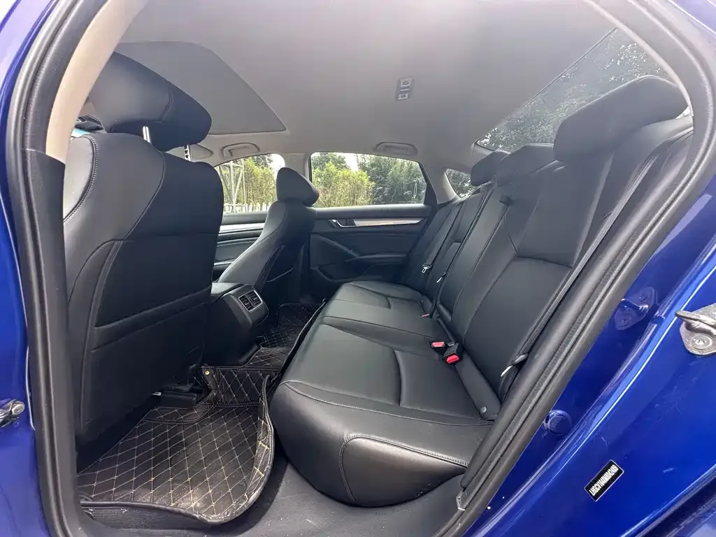 Honda Accord — фото 6