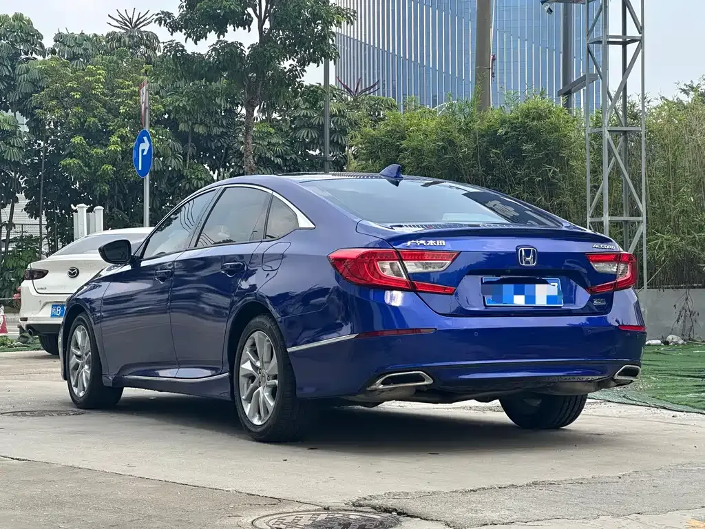 Honda Accord — фото 7