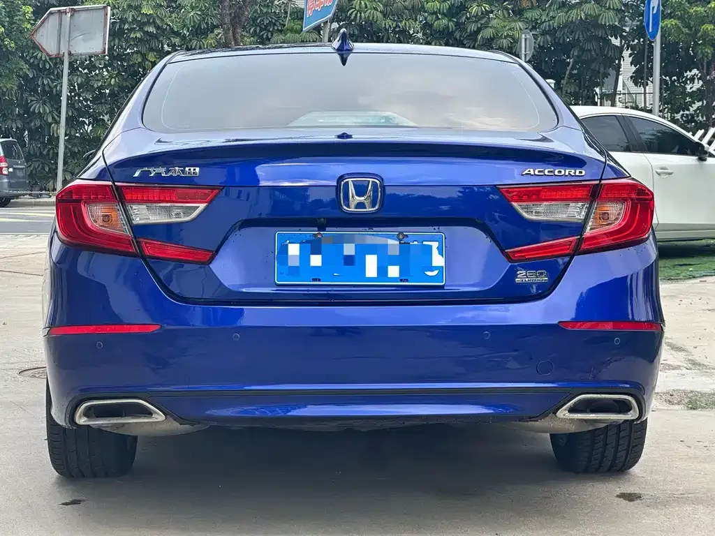 Honda Accord — фото 9