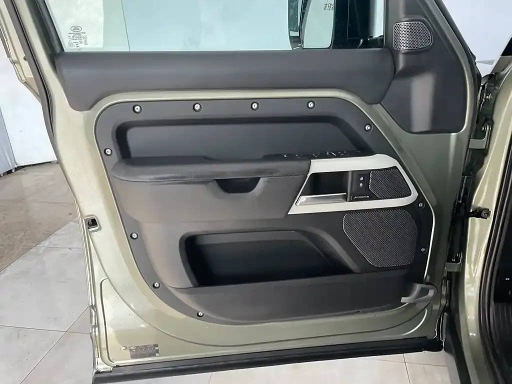 Land Rover Defender 2023 из CN, фото 8