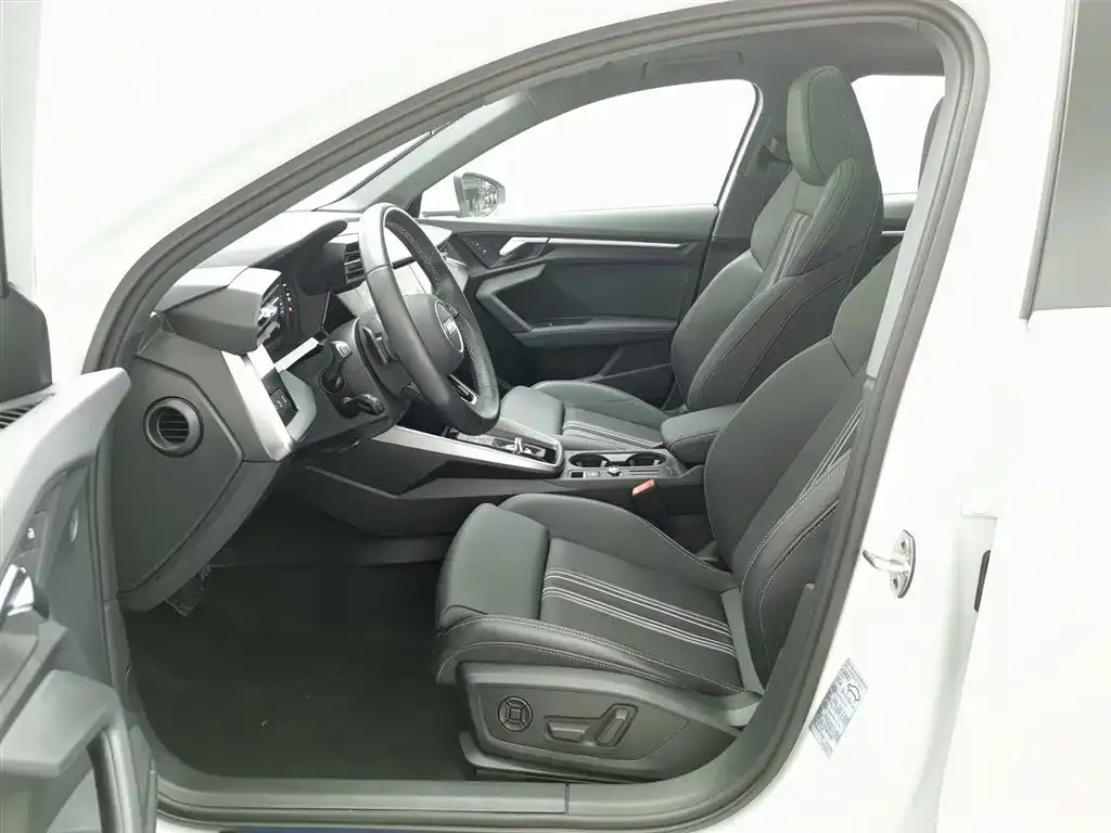 Audi A3 2024 из CN, фото 10