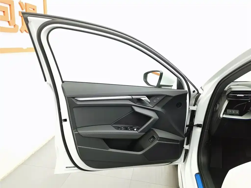 Audi A3 2024 из CN, фото 8