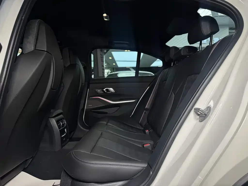 BMW M3 2025 из CN, фото 7
