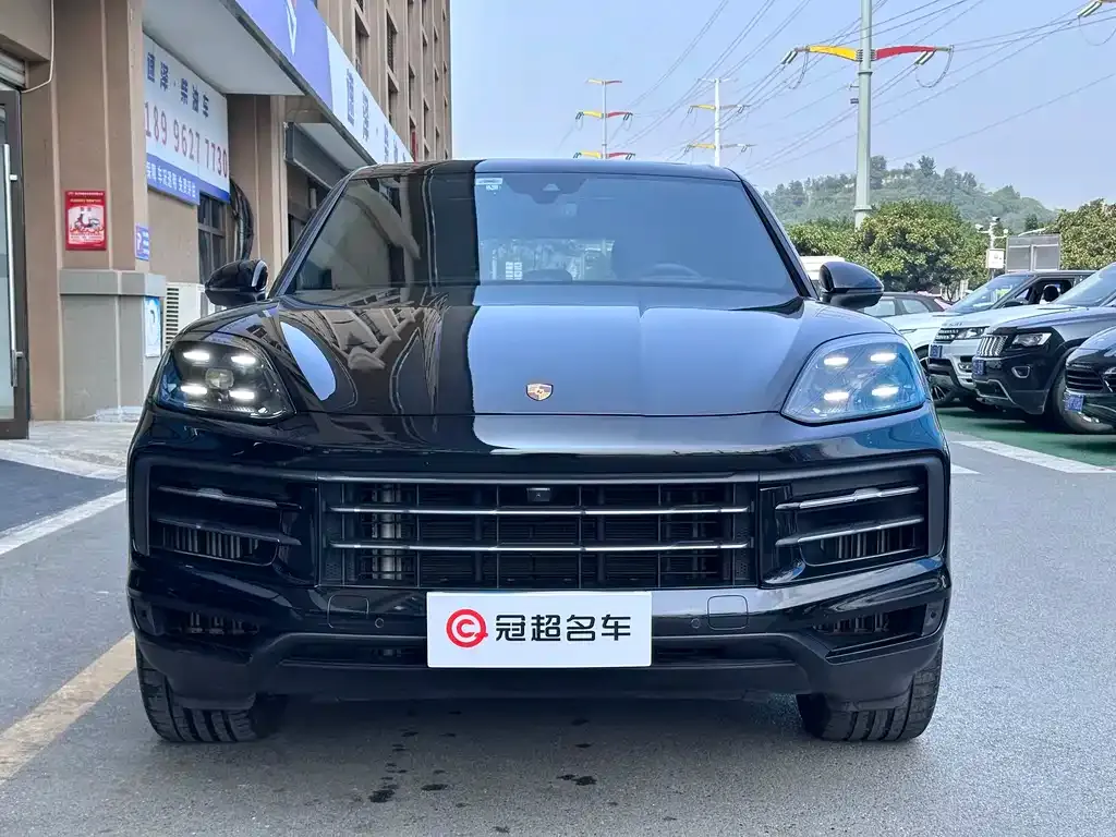 Porsche Cayenne — фото 1